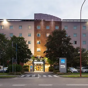 4* מלון Novotel Due